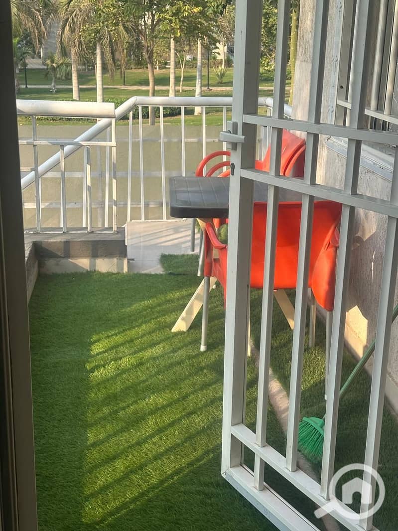 4 d2932da8-1b1c-4a31-8e13-4ceb478d0a9c. jpg