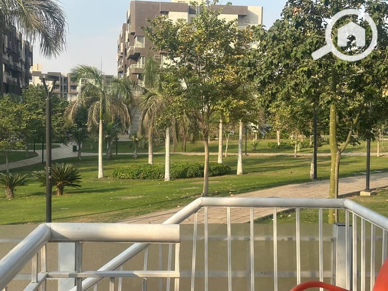 5 f8a7a40f-49fc-4727-a51e-58a86be87e6c. jpg