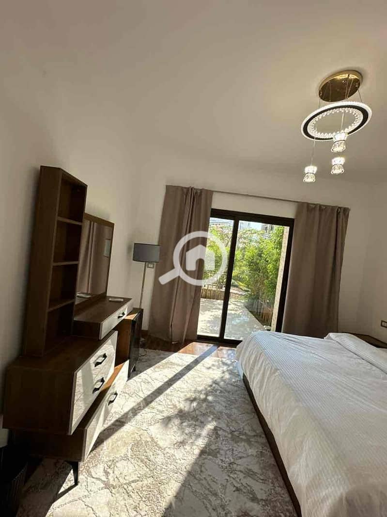 12 b3f9604d-7051-4597-b263-9d5b7e04ad23. jpg