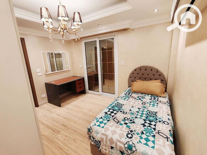 12 0561a0ff-2710-4bfc-b5c0-ba810e3215db. jpg