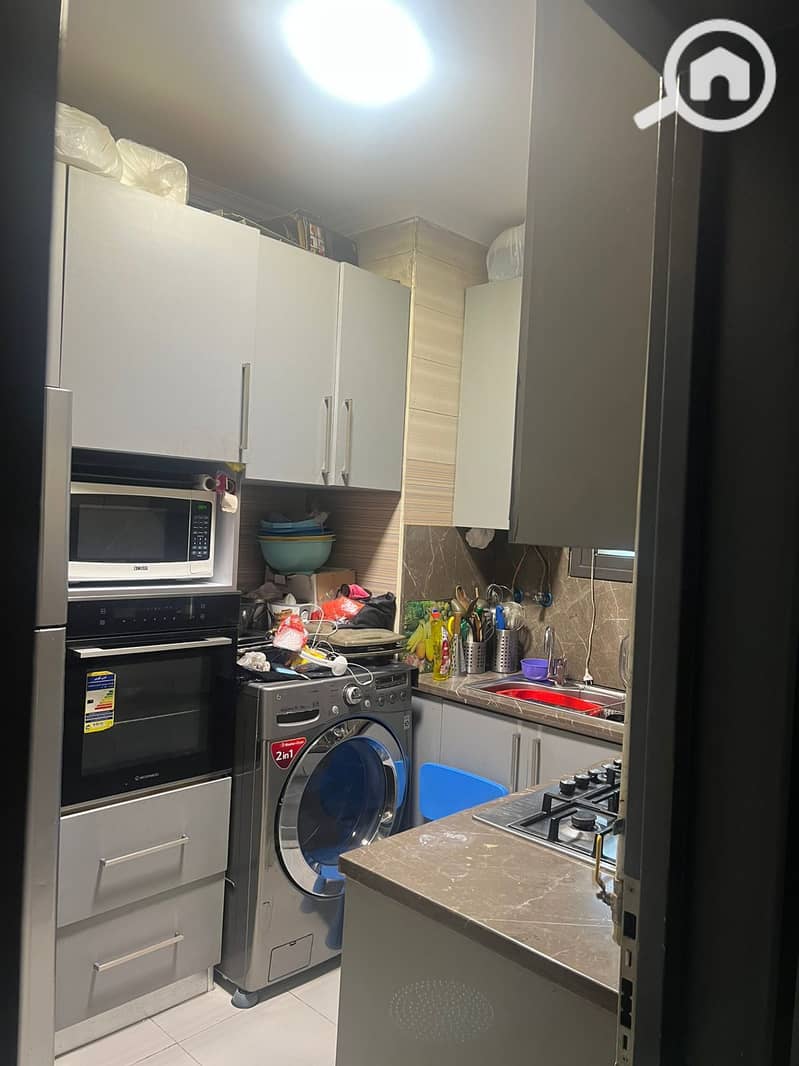 9 86db73d2-b826-4e95-be9d-d832f87386ed. jpg