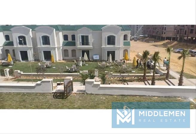 10 5541926-ebe0bo. jpg