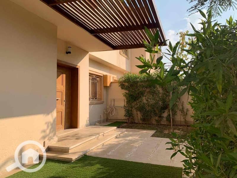 3 2558c586-3f79-4581-b095-36df6a42f4e1. jpg