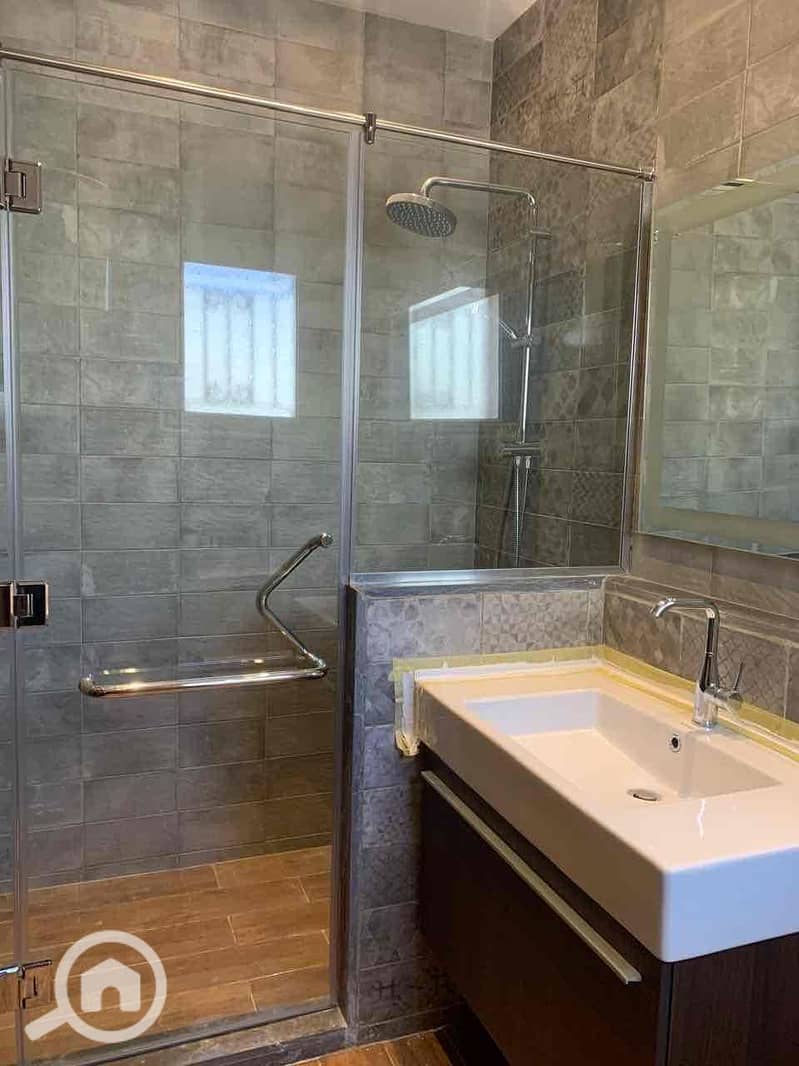 21 4cb64c3e-6949-450f-8d3c-fd3d164ea674. jpg