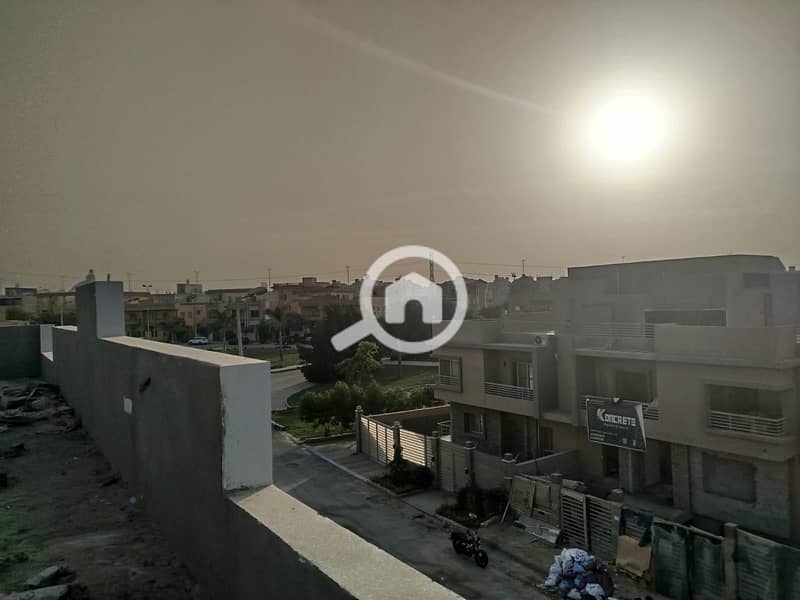 16 947a268d-7a26-4500-89ff-f9f1ea0f4b4e. jpg