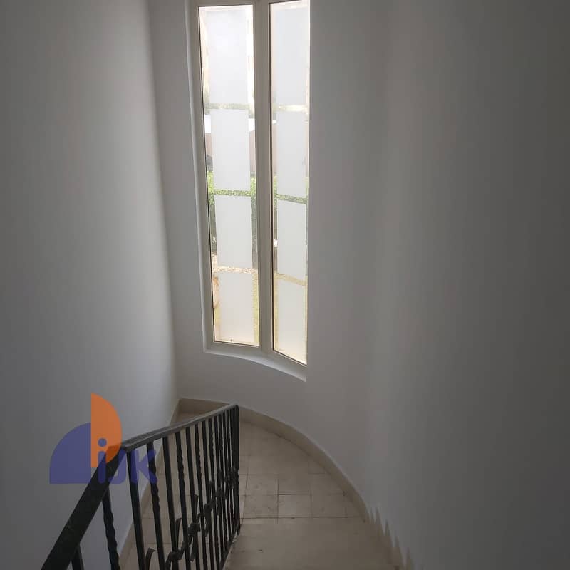 6 WhatsApp Image 2025-11-16 at 16.57. 05_4b501bc3. jpg