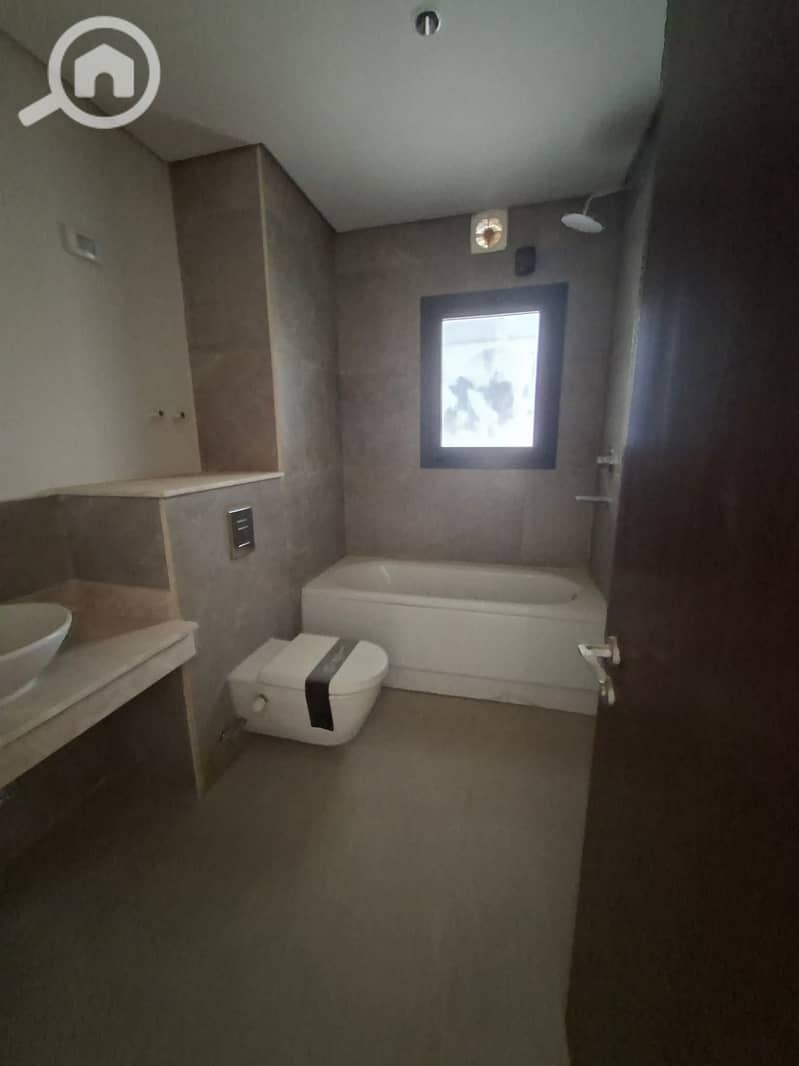 6 539472605_3698975463737240_89083342854542621_n. jpg