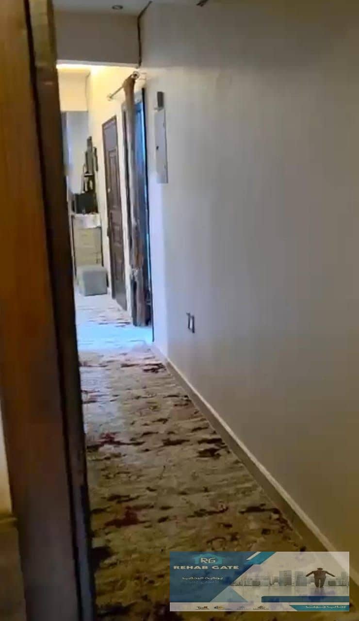 5 1d02e3b6-2ceb-47b3-8357-cef7dc4e6038. jpg