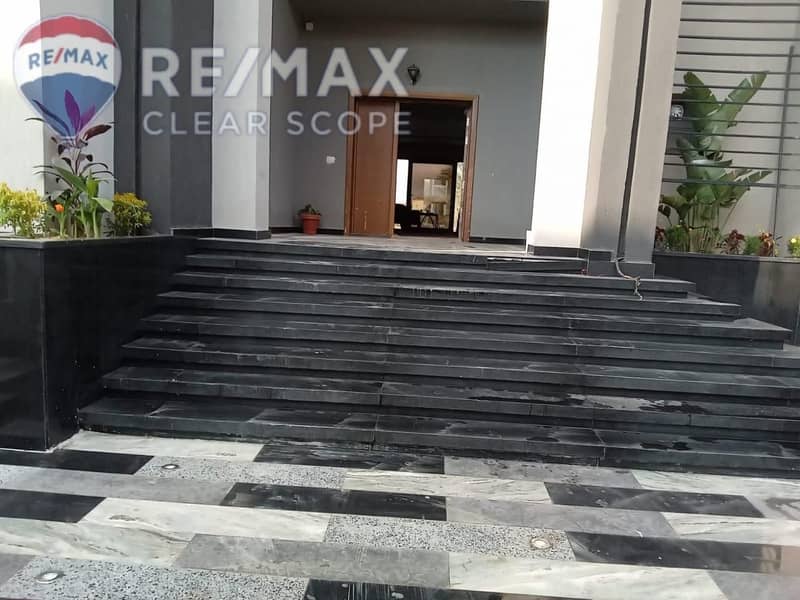 2 faa128f3-3d24-4a6f-a220-a42b71afcd75. jpg