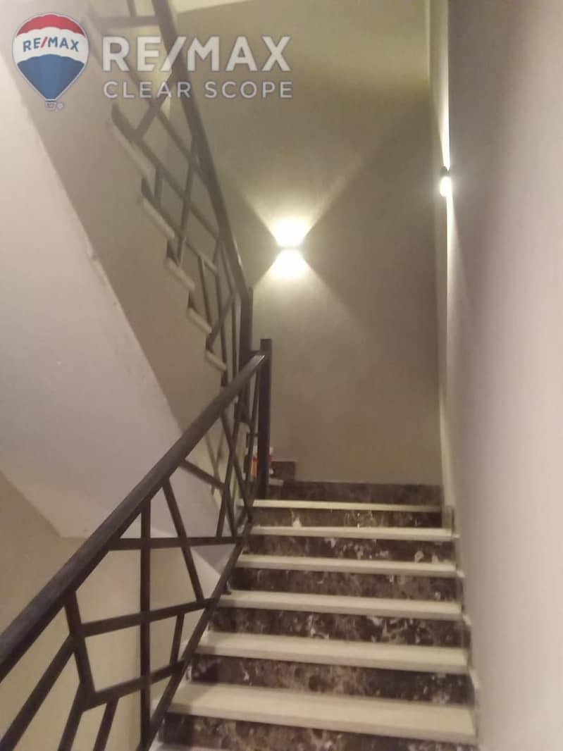 5 2ecffd79-3fc9-42b8-b902-73a25efd6570. jpg