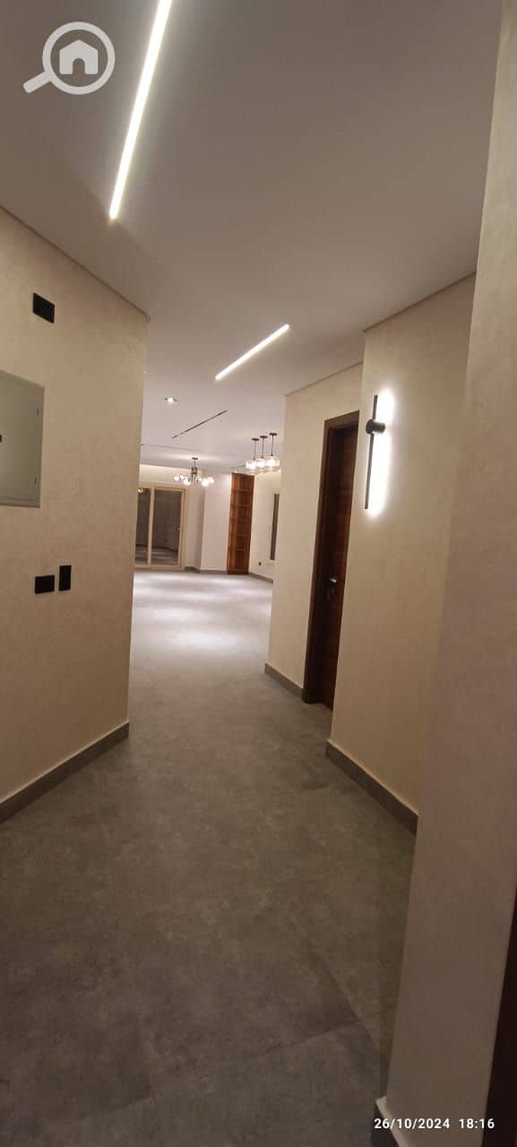 5 9a4d0e4c-a071-4cda-83dd-33688d232a6f. jpeg