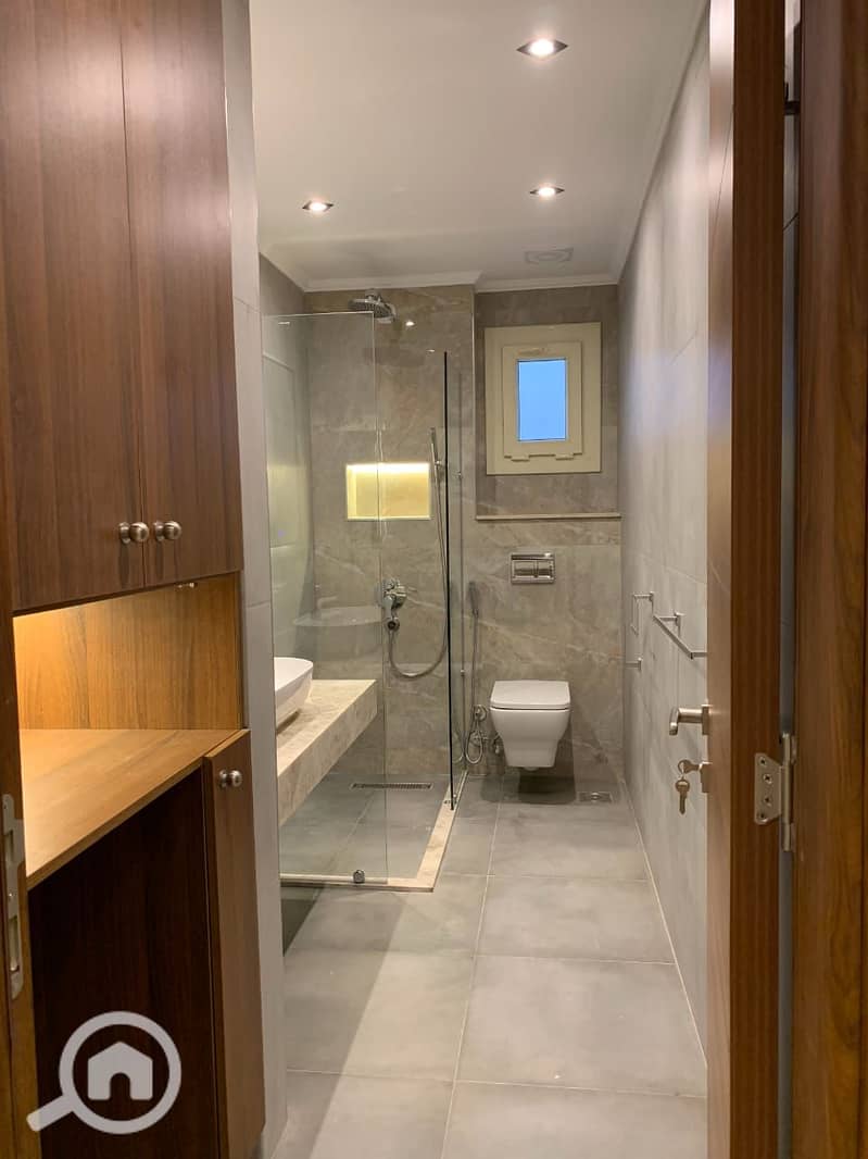 12 0c8b068d-648d-4a55-b2a3-bc743c415fb4. jpeg