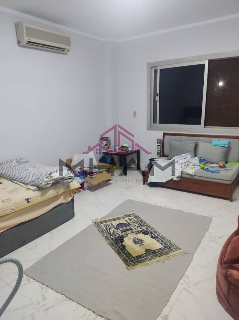 2 photo_5821224628498664467_y. jpg