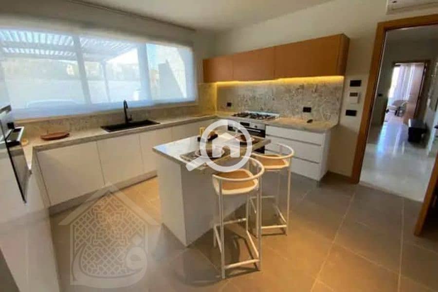 7 Background_900x600. jpg