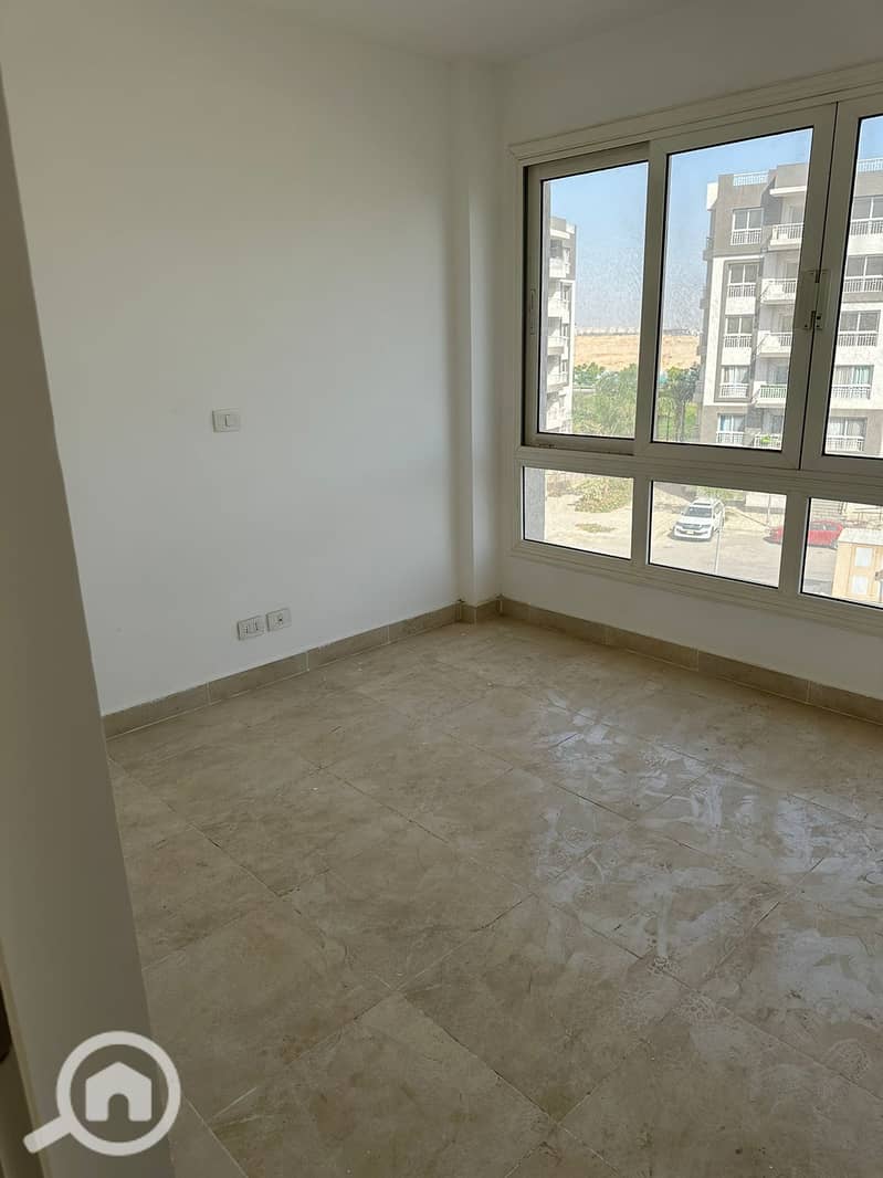 3 5b541b2b-f3a9-44de-8bc2-833dfb3332d6. jpeg