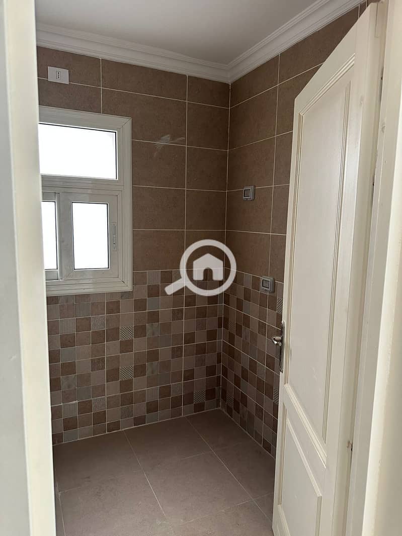 5 22d9092f-68c4-4edc-b50d-00b9120a56b4. jpeg