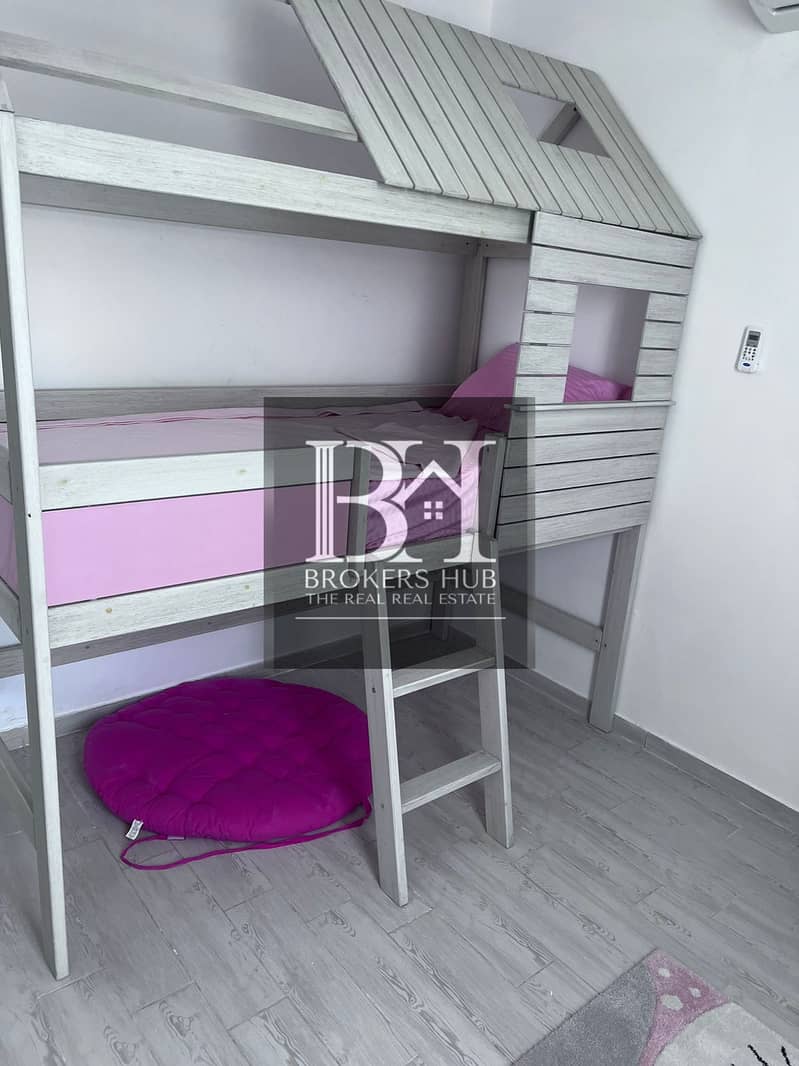 10 f70c9927-fd9c-4245-b6ae-4695d24a8233. jpeg