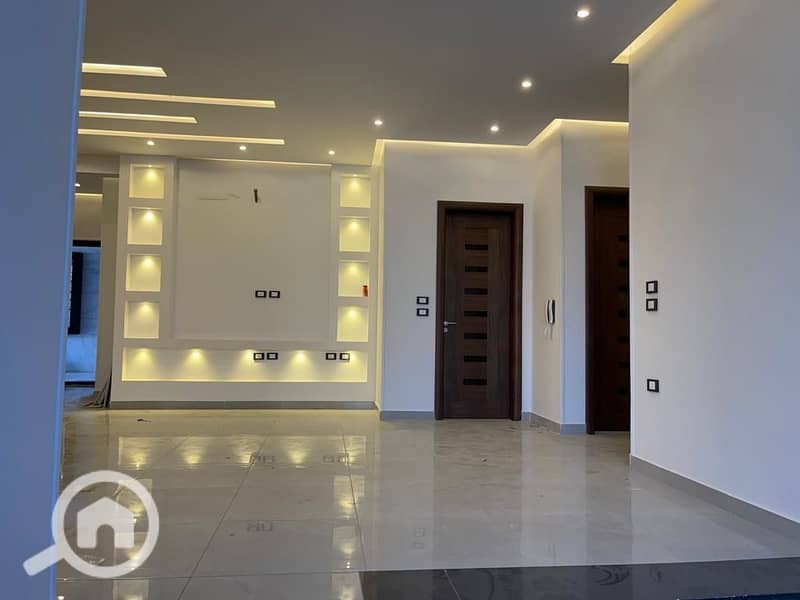 18 6a10156f-9212-448b-89a8-beb107ae45d2. jpeg