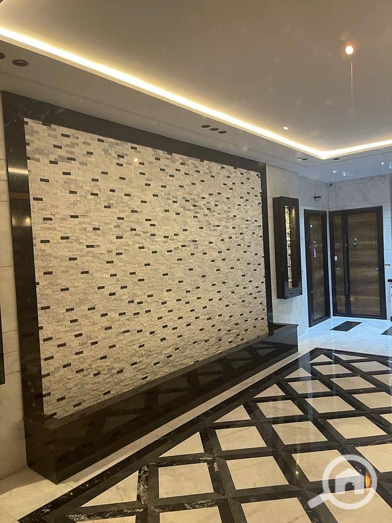 24 f334c179-ebbc-4a73-96f8-58062342a75b. jpeg