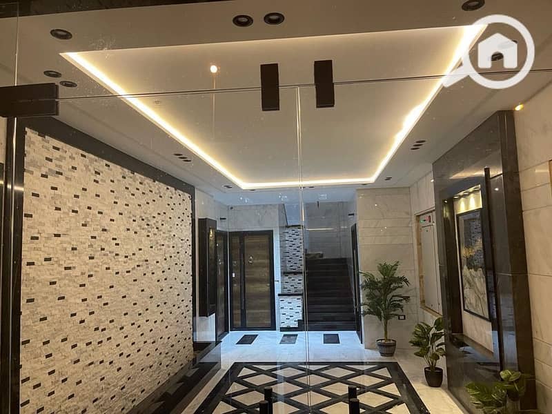 26 e6d14fe8-a2c6-44bc-8c6f-2a5e8185456d. jpeg