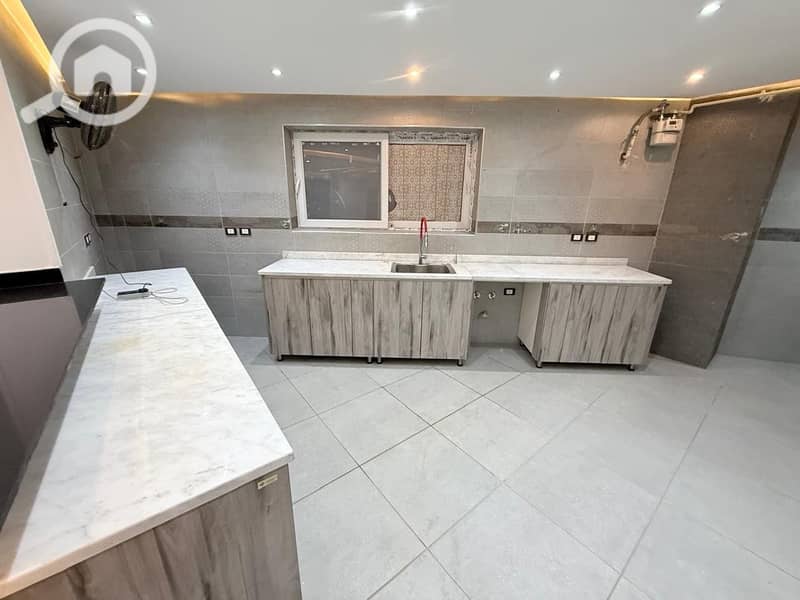 33 0a418dc6-a913-48b8-9777-cd29b5ec4e99. jpeg