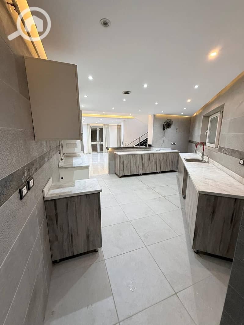 35 fb3dfff9-e4c5-46b1-af42-c32ae69bc64e. jpeg