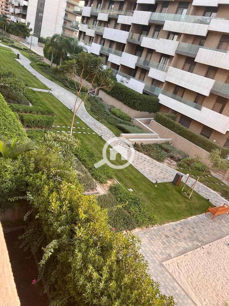 4 97b6f03a-f1da-4d44-9f7d-dcaa8d2d386d. jpg