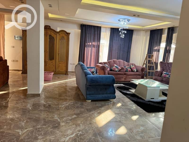 4 4dd183b3-e3cb-4055-a853-15adacf47ddb. jpeg