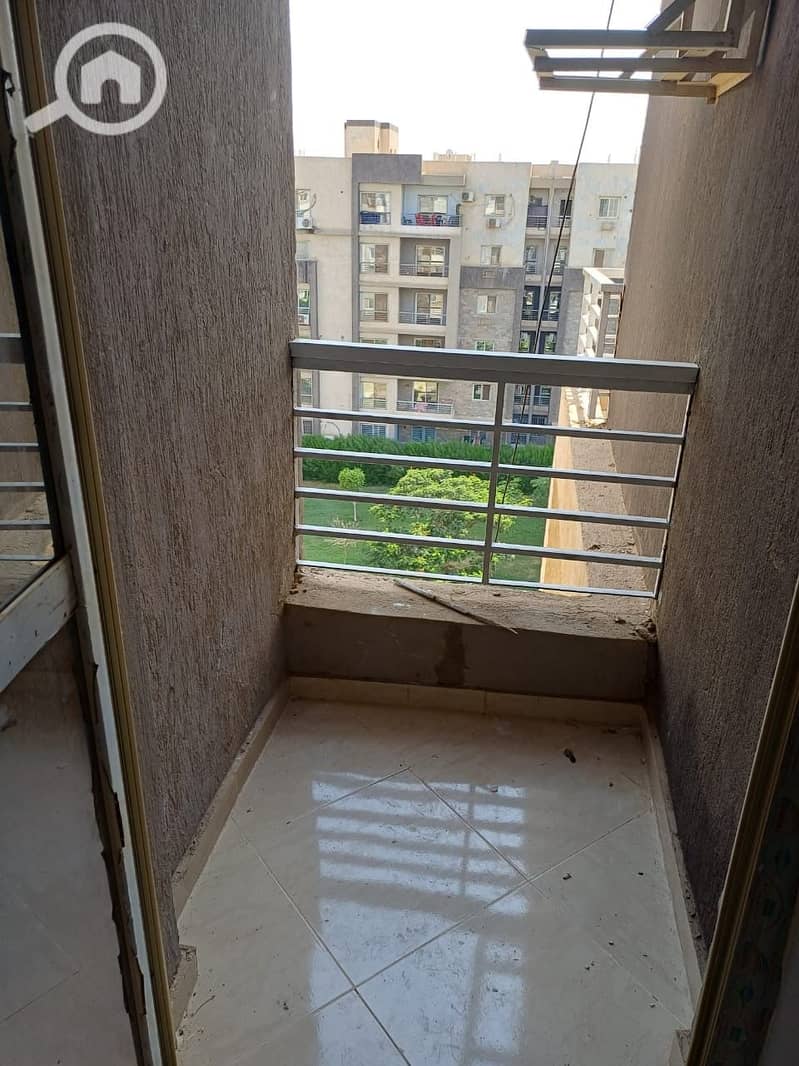 15 eda03573-2a50-4c49-9cab-1e18fa137a80. jpeg