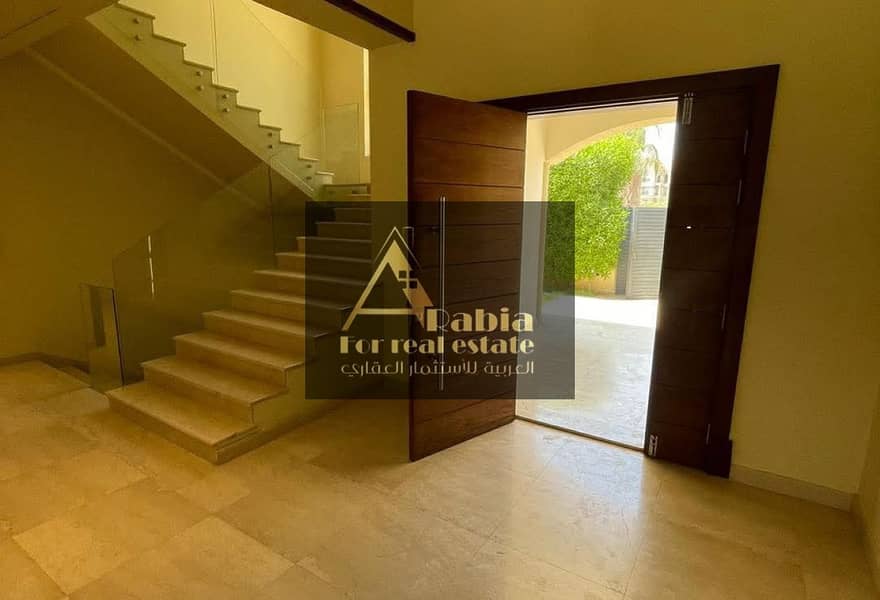 3 4870966b-d966-4ed9-8812-38a34d58b884. jpg