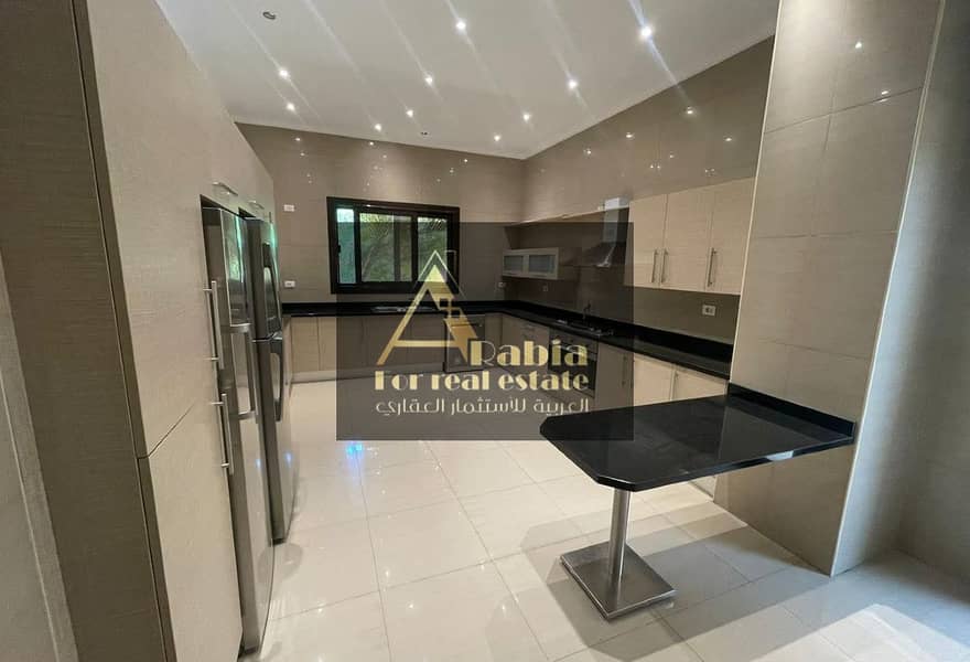 5 282a050b-2134-48c7-b9df-5e61ff7fb45f. jpg