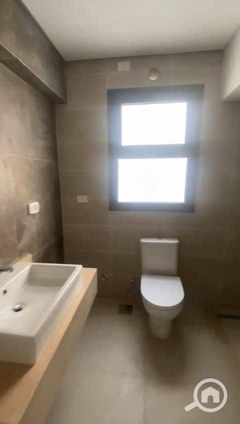 3 aad055ae-a042-48f7-bacc-5b35831c9451. jpg