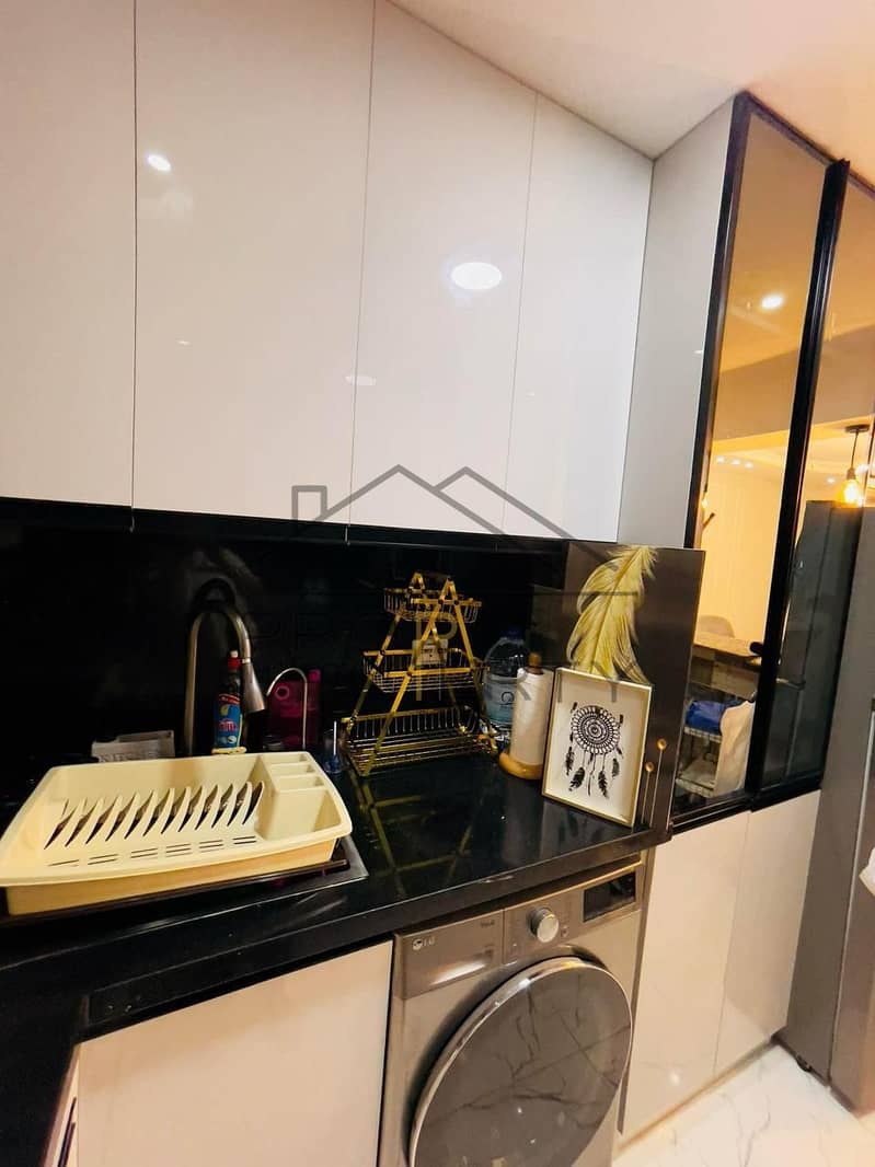 2 1c8e81f8-e2ec-4cd3-8880-501f04f68ad1. jpg