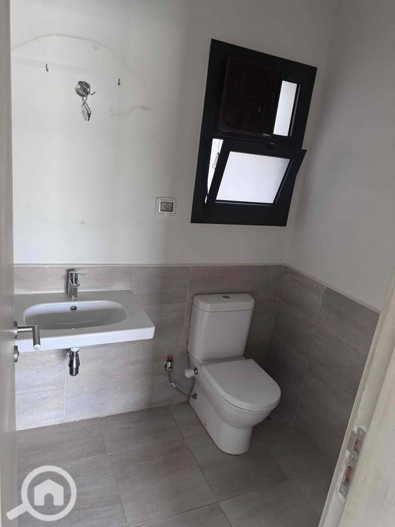 4 3acd7a56-8b45-4498-b5f9-1cc3927c83b1. jpg