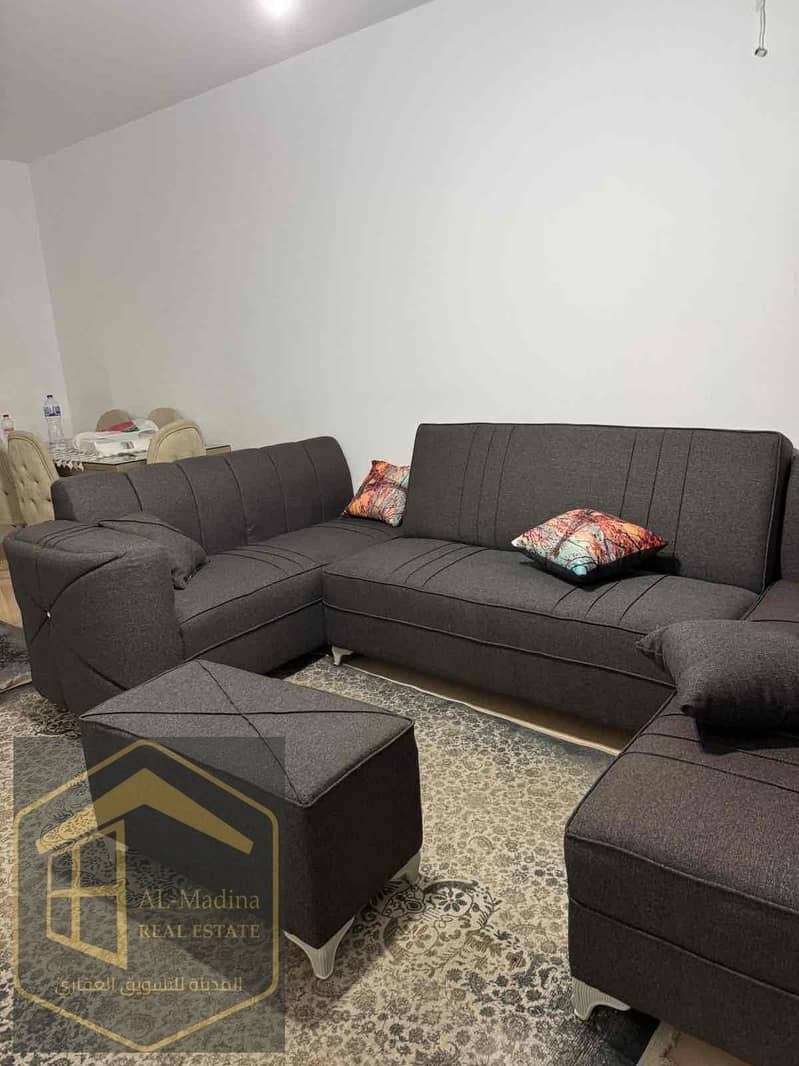 3 76609379-9880-4a17-9f95-e80f9a454bb0. jpg