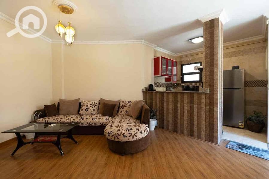 4 c13ccba2-3700-44dc-87c2-3fad8620f7c4. jpg