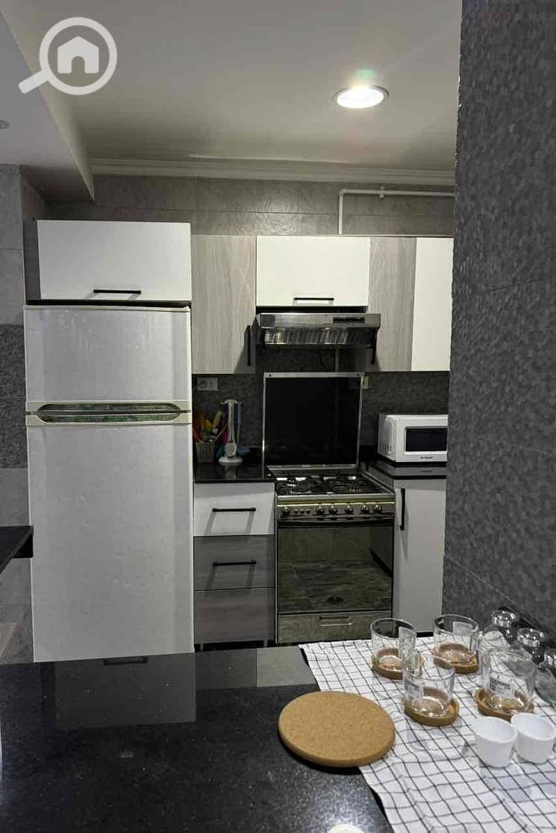 4 2c691348-a65a-4d89-9cda-730d43c17c21. jpg