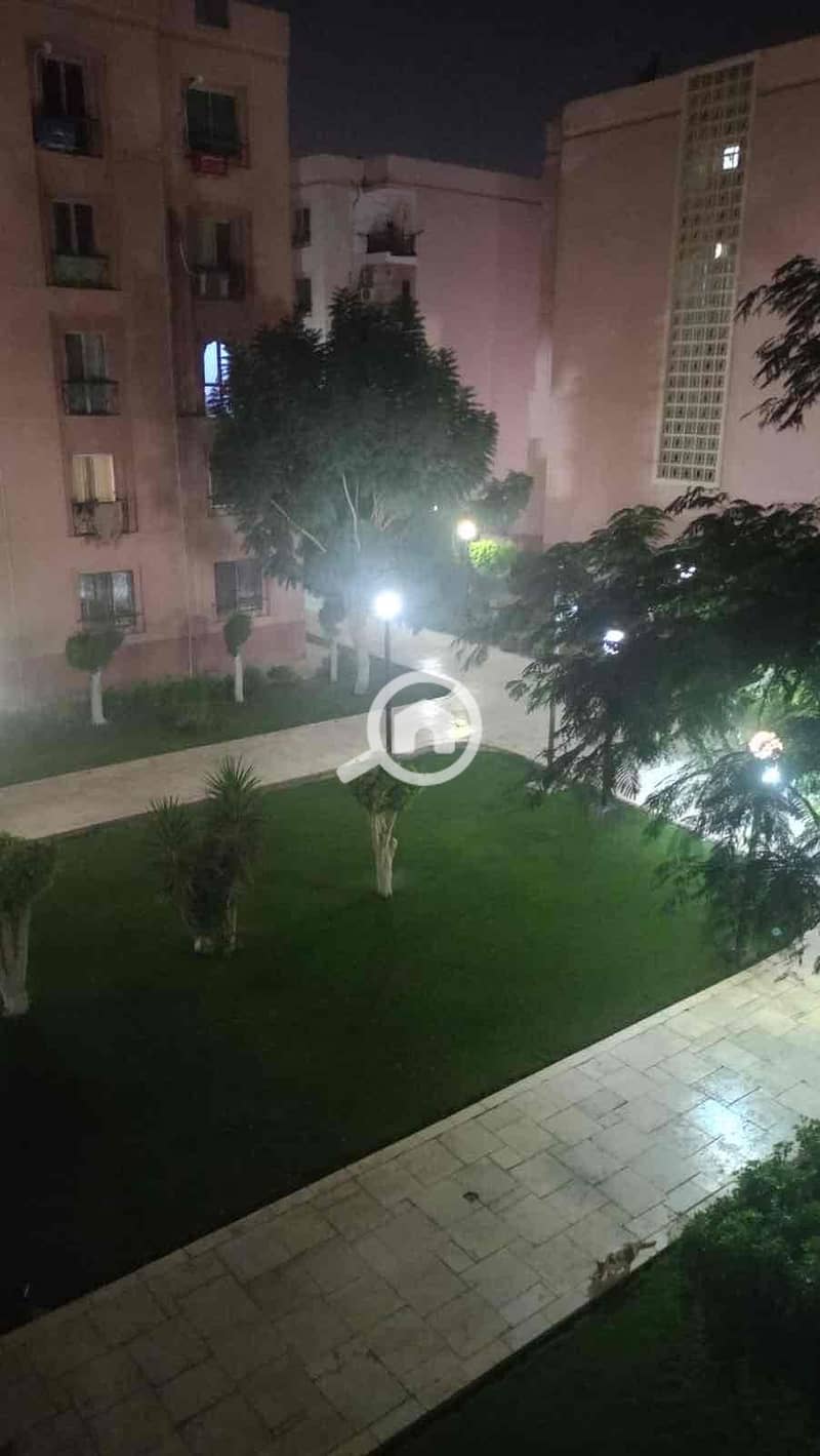 2 237383e1-a01d-421d-bcb0-b76ee4550743. jpg