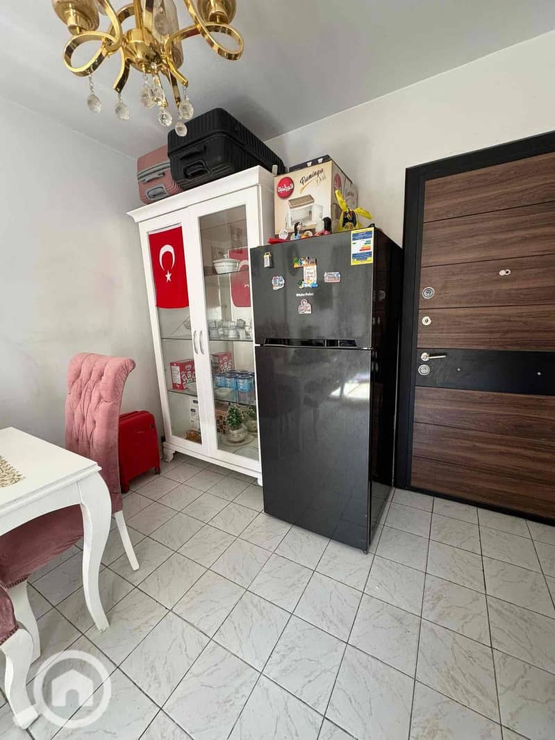 10 bae4b8fc-26a1-4edb-ab46-176922bc2b14. jpg