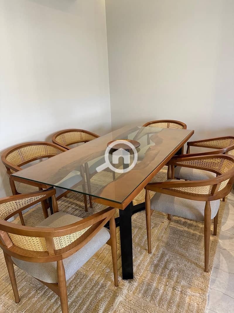 6 7fd28c93-3b3f-4bff-803f-dbe06136555e. jpg