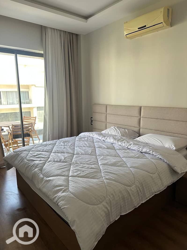 14 b00c1522-1088-4418-90fd-de7df56a1f43. jpg