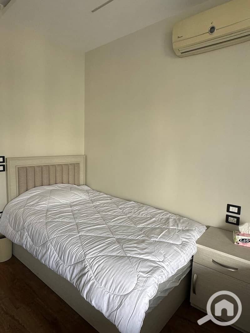 15 c8e32eb4-ac2e-4207-93ae-e0ceccc545db. jpg