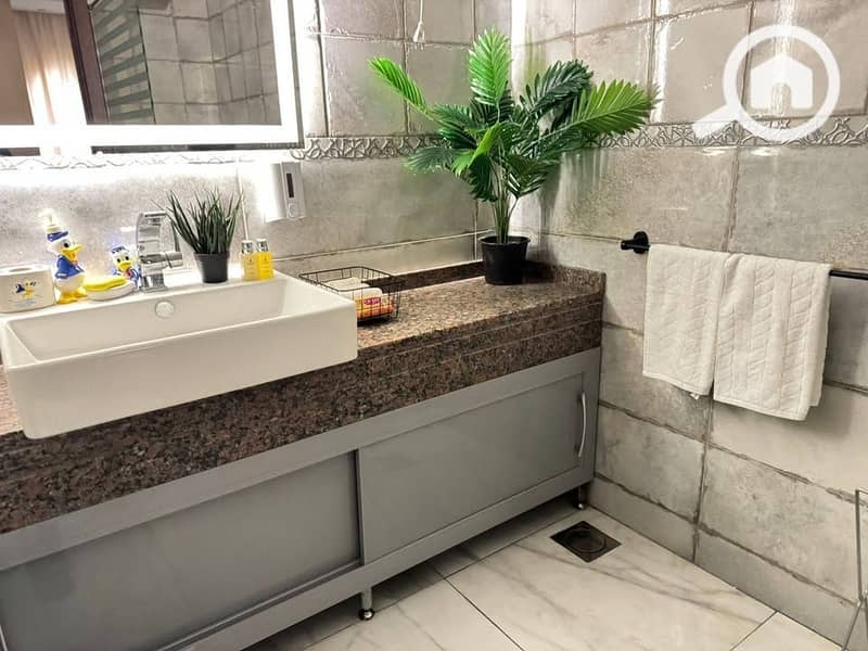 7 707ee660-608b-41c4-a31f-d0f2f144f930. jpg