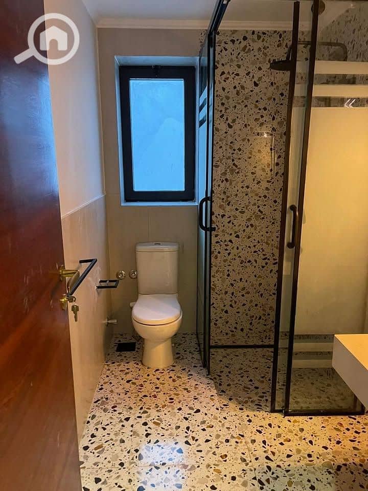 4 1aee91d8-576a-4797-a039-f1158b415496. jpg