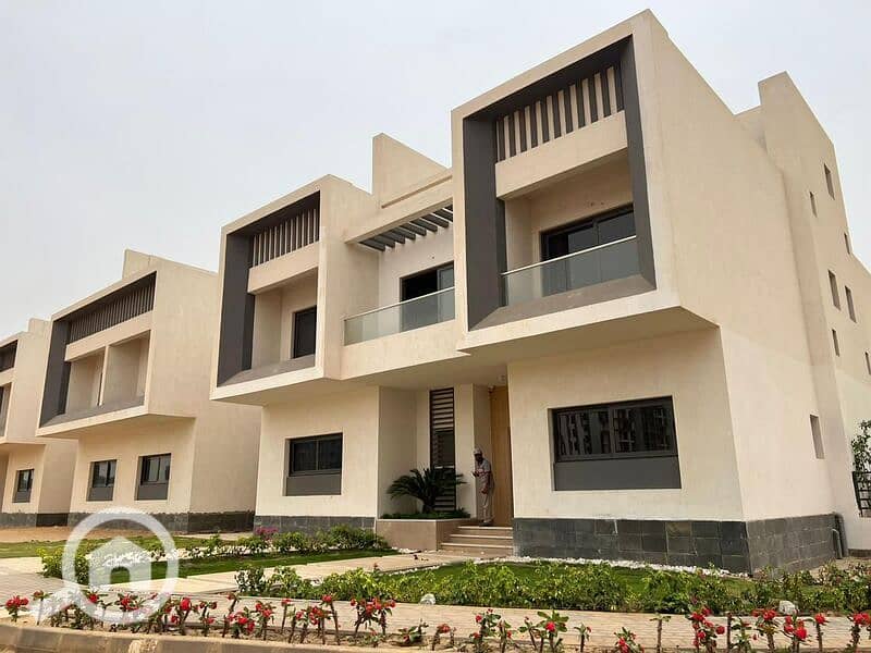 5 WhatsApp Image 2024-12-08 at 4.57. 02 PM (1). jpeg