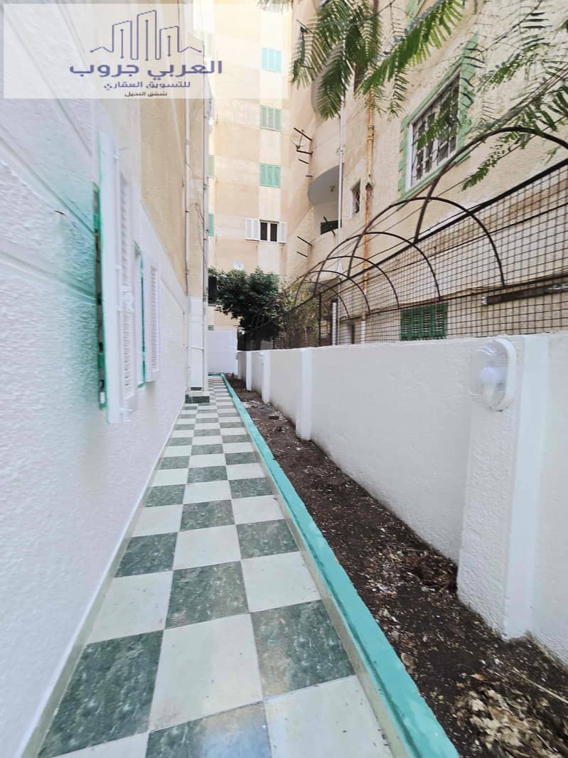 4 ad598090-8450-4747-b7f8-a2d2f5418b07. jpg