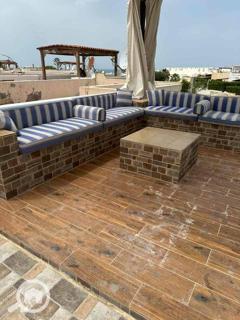 10 d20490f6-d140-412f-a826-127e54243e7a. jpg