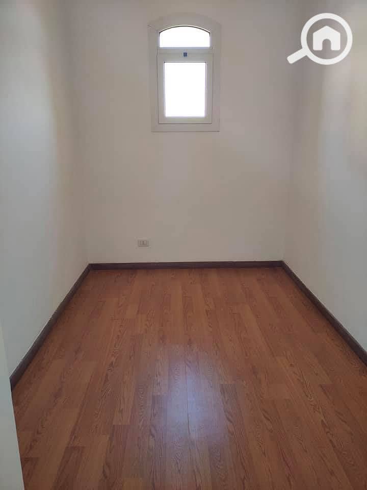 12 f772ac75-cebd-4ac0-8d47-a675ddaf30a9. jpg