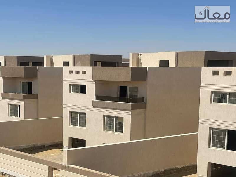 6 570fdf84-3e79-481f-a5b1-ff65fdf1d4fc. jpeg