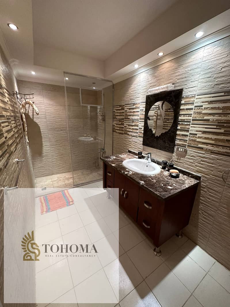 12 00a2e192-40f0-4a0f-931d-2ff4bb049589. jpg